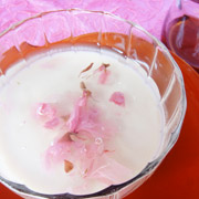 桜ゼリーと豆乳のブラマンジェ