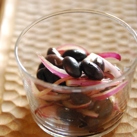黒豆と紫玉ねぎのマリネ