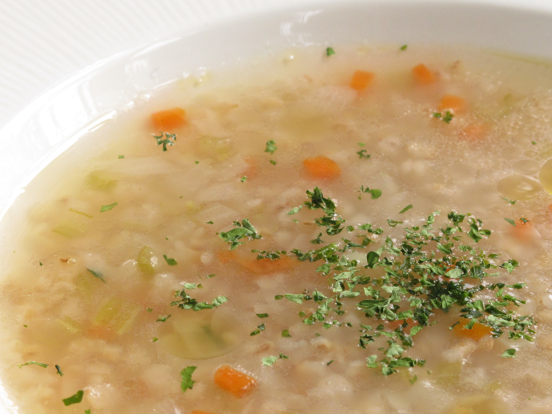 亜麻仁風味の炒り玄米の野菜スープ