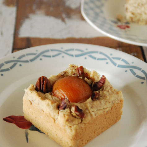 杏と玄米のココナッツケーキ