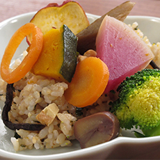 彩り冬野菜の玄米ご飯