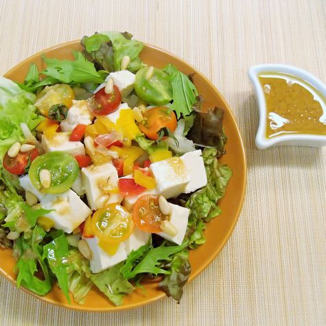 お豆腐とカラフルトマトのサラダ　玄米味噌ドレッシング